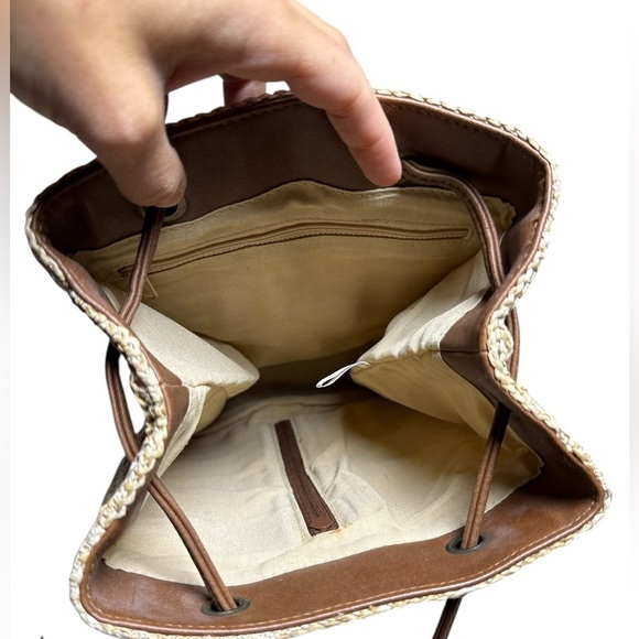 Straw Woven Drawstring Bucket Bag w Faux Leather Trim & Crossbody/backpack Strap - Picture 4 of 4